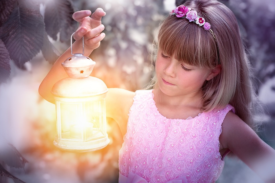 Jak wykorzystać inteligentne oświetlenie w pokoju dziecka?